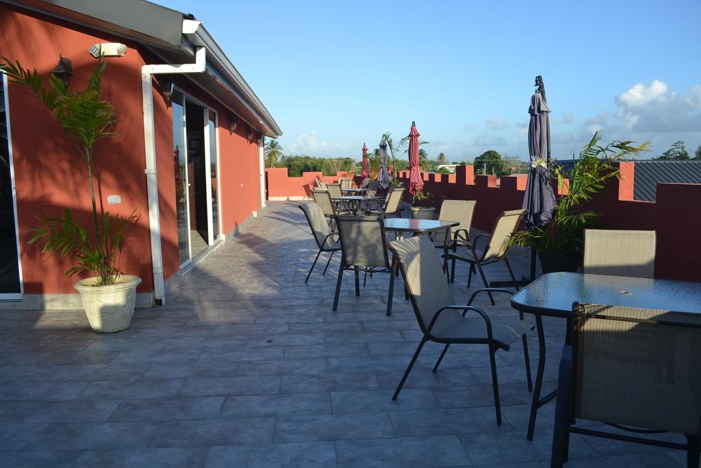 Montecristo Inn Piarco Esterno foto