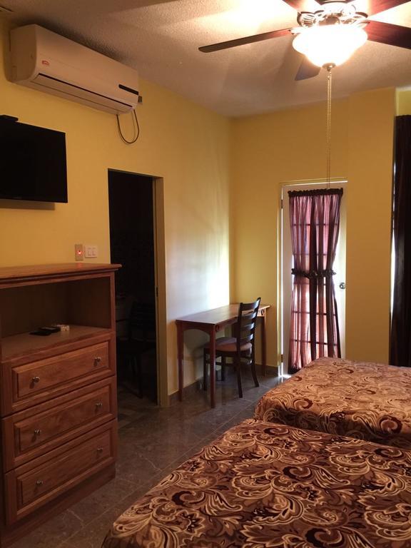 Montecristo Inn Piarco Esterno foto
